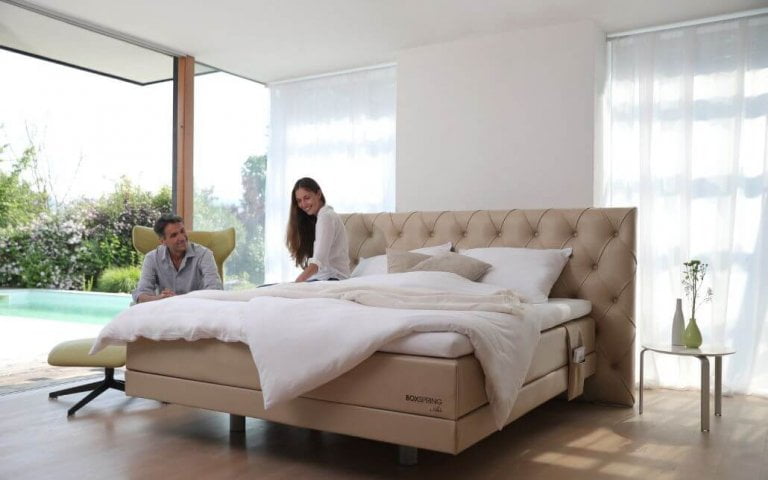 slovenska boxspring postelja