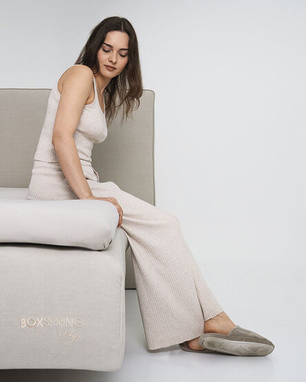 Lebdeča postelja BoxSpring Fly RedDot